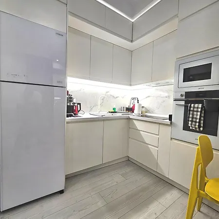 The Actors טיראנה