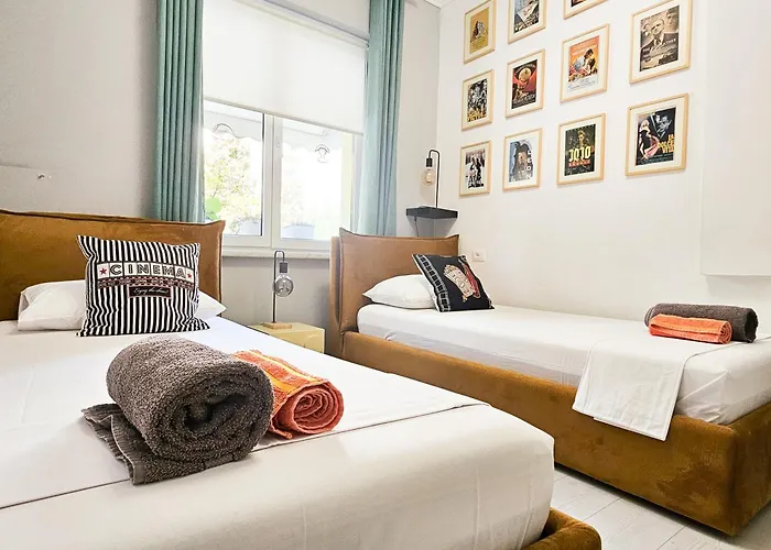 The Actors * טיראנה