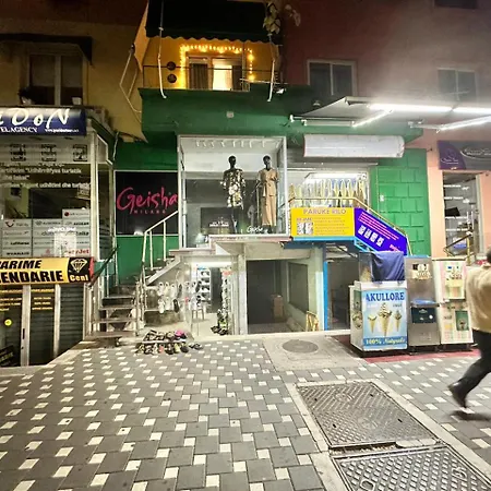דירה The Actors