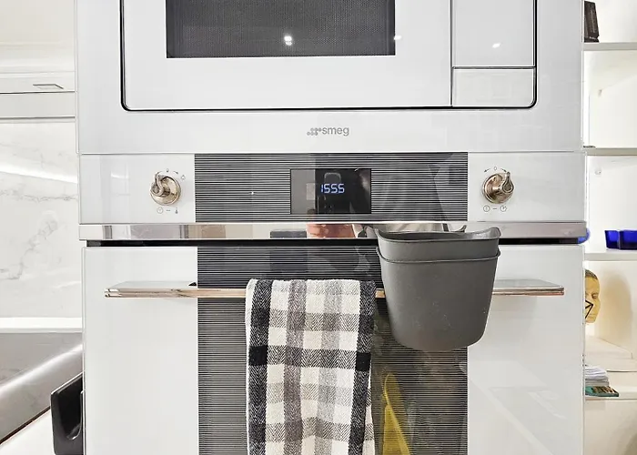 The Actors * 티라나