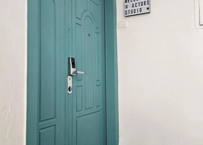 The Actors * ティラナ